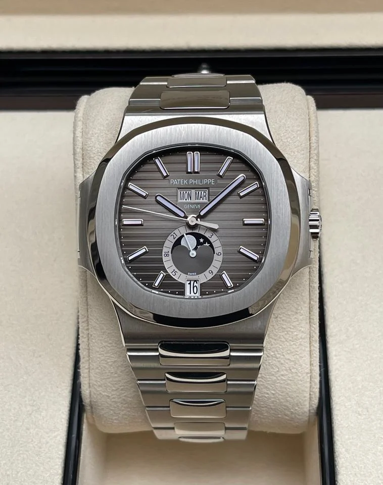 Patek Philippe Nautilus Quantième Annuel